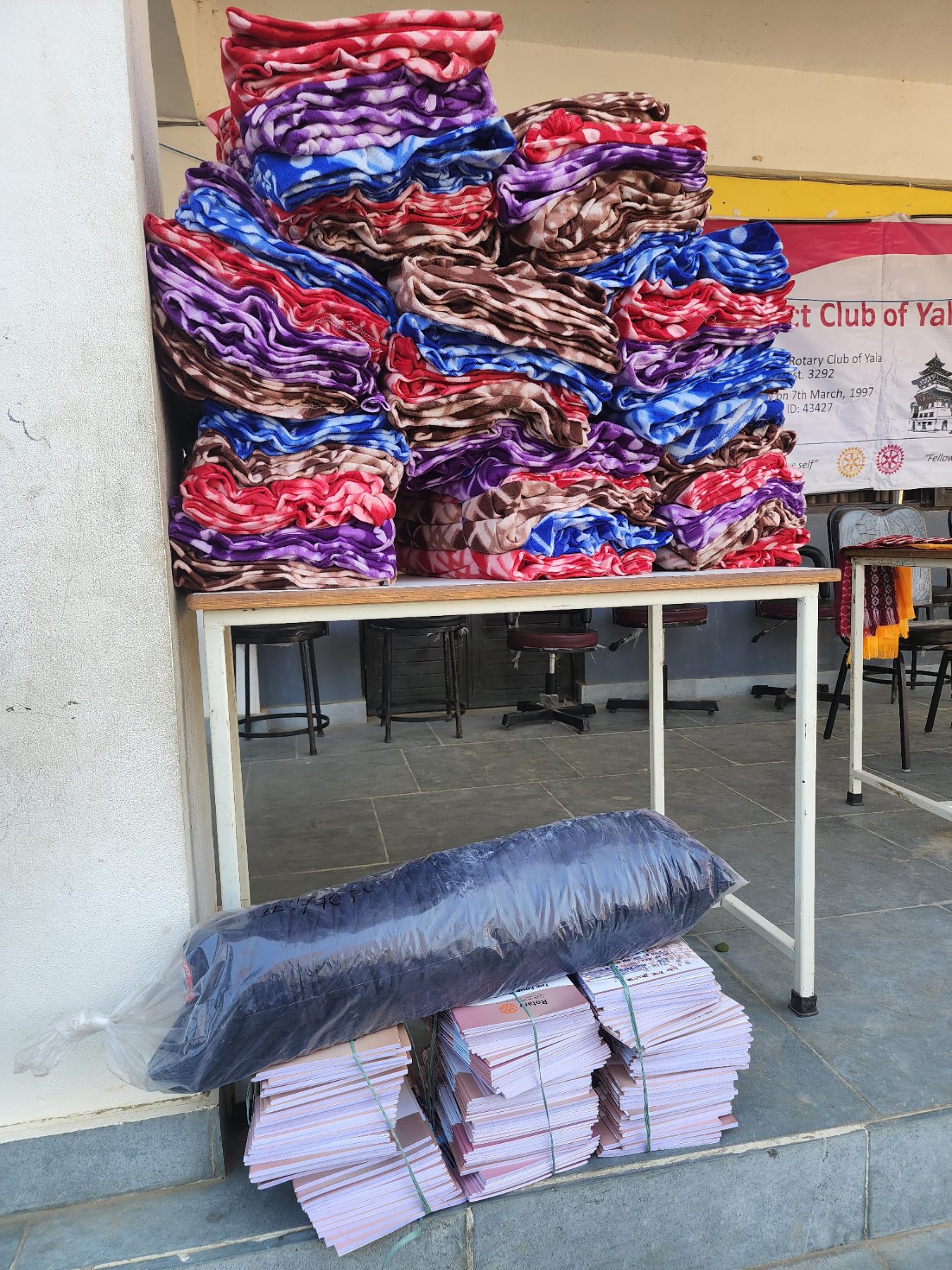 Distribution of Blankets "Gift of Warmth 2026"and stationery materials